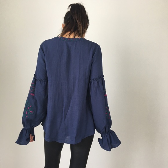 Embroidered Bohemian luxe peasant top || - Picture 5 of 8